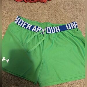 Green underarmor shorts medium loose